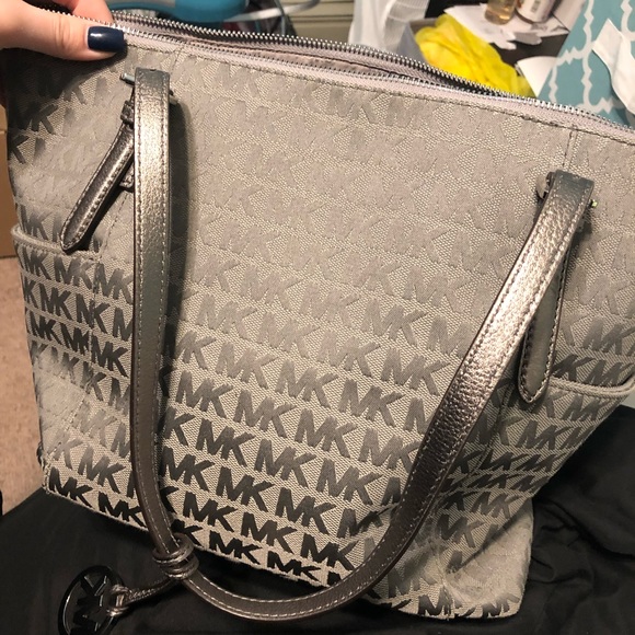 Michael Kors Purse SOLD - Picture 2 of 4